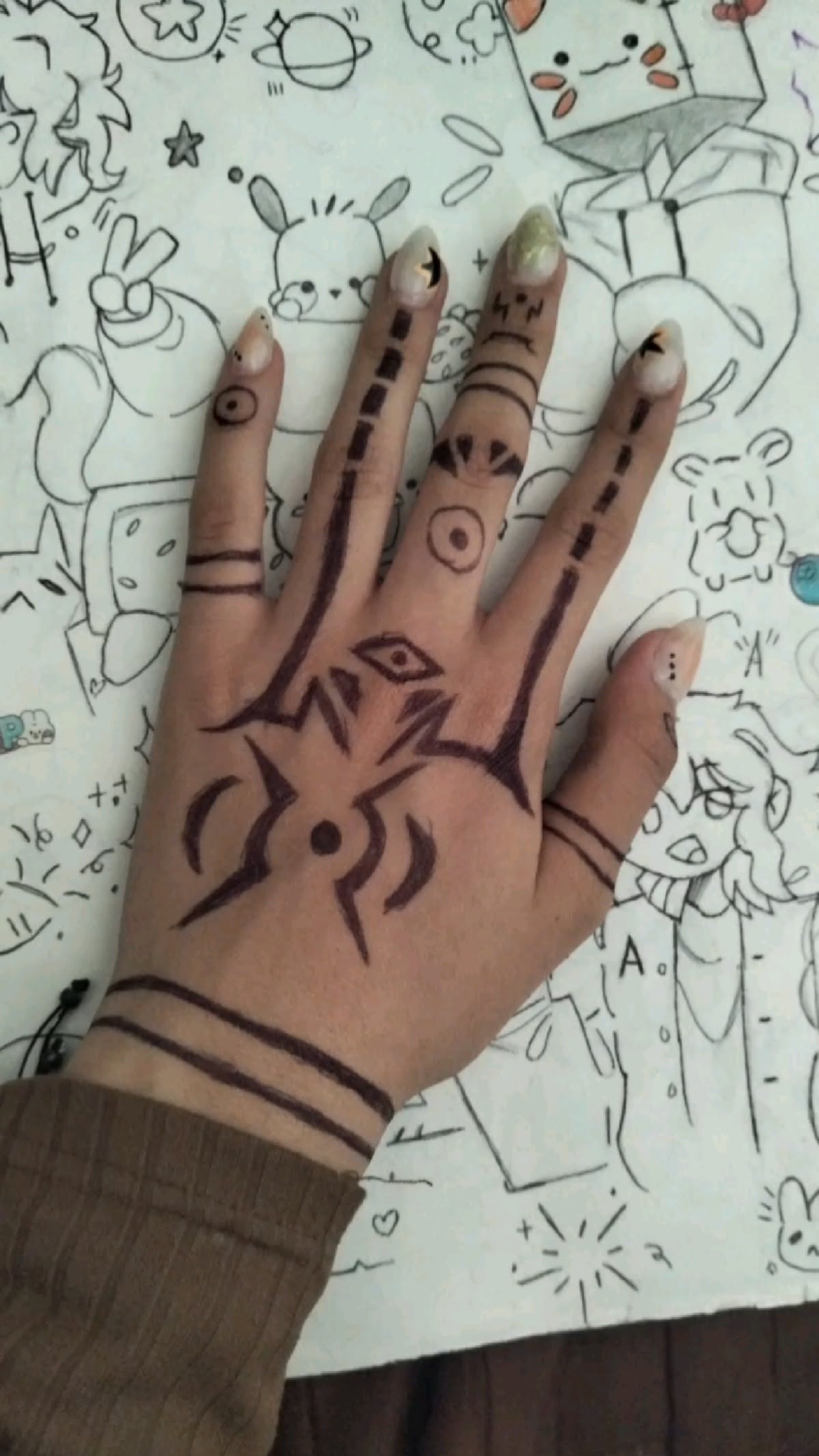 Intricate Spider and Geometric Patterns